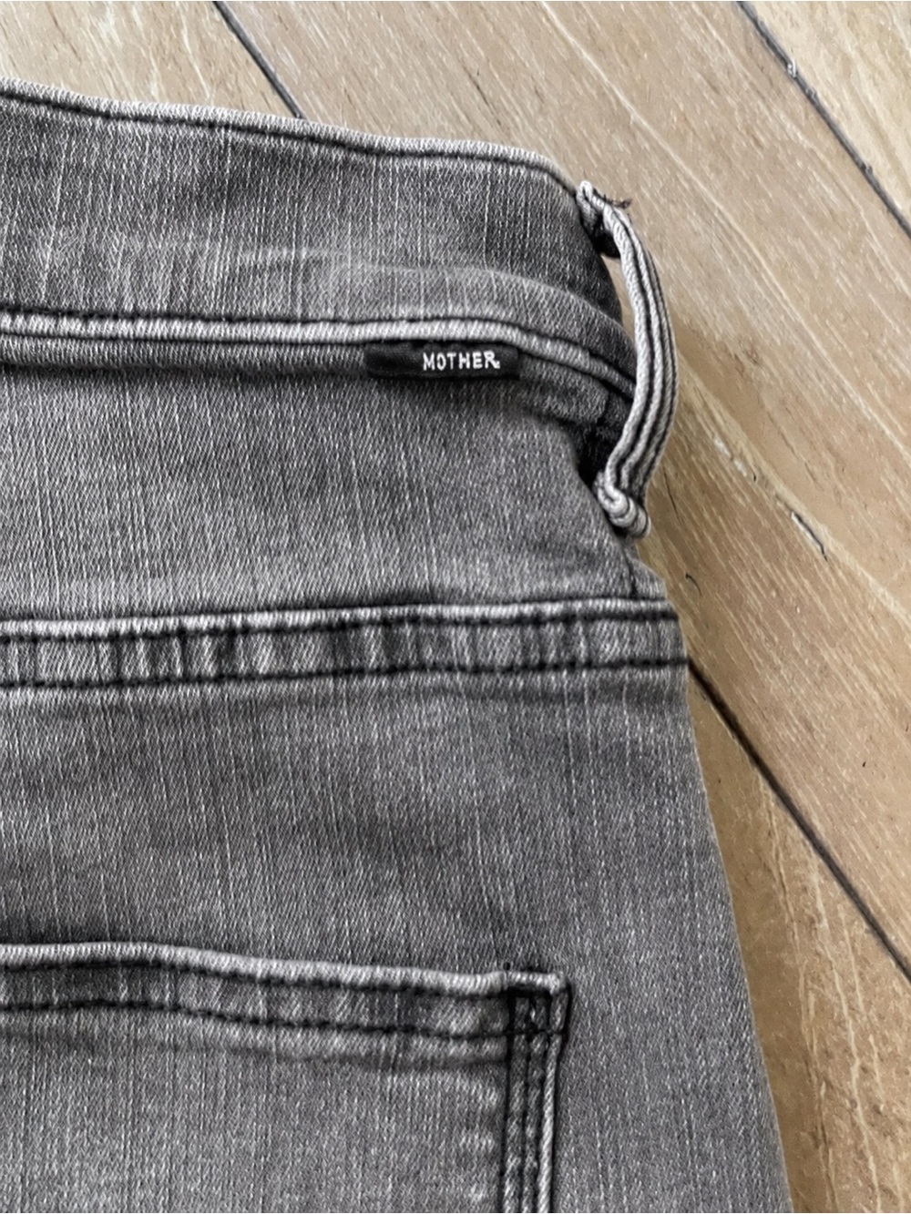 MOTHER Wrapper Patch Springy Ankle Gray Denim Jogger Jeans Size 25 - Picture 5 of 11
